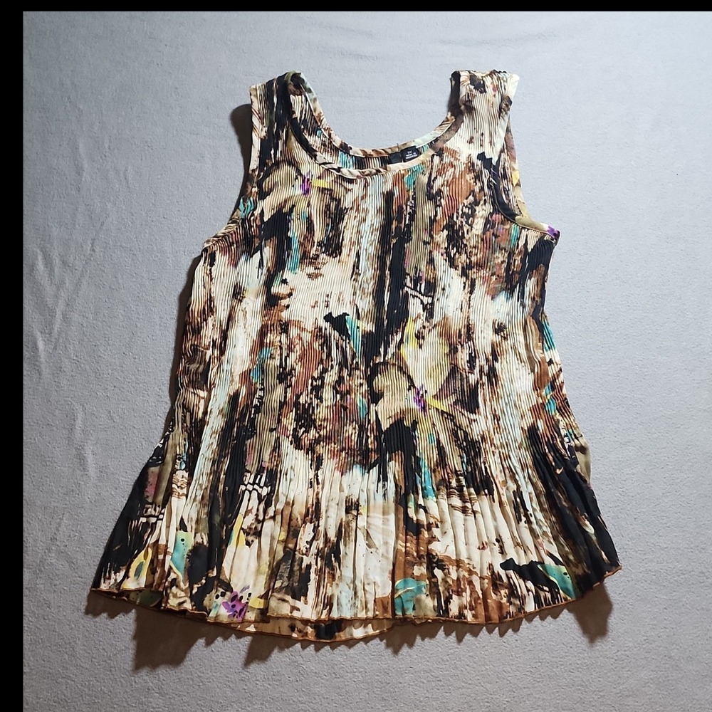 Essentials by Milano Brown Beige Abstract Pleated Tank 1X Round Neck Sleeveless